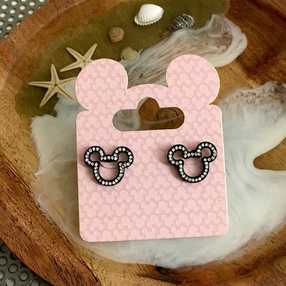 đź–¤DISNEY Mickey Mouse earrings